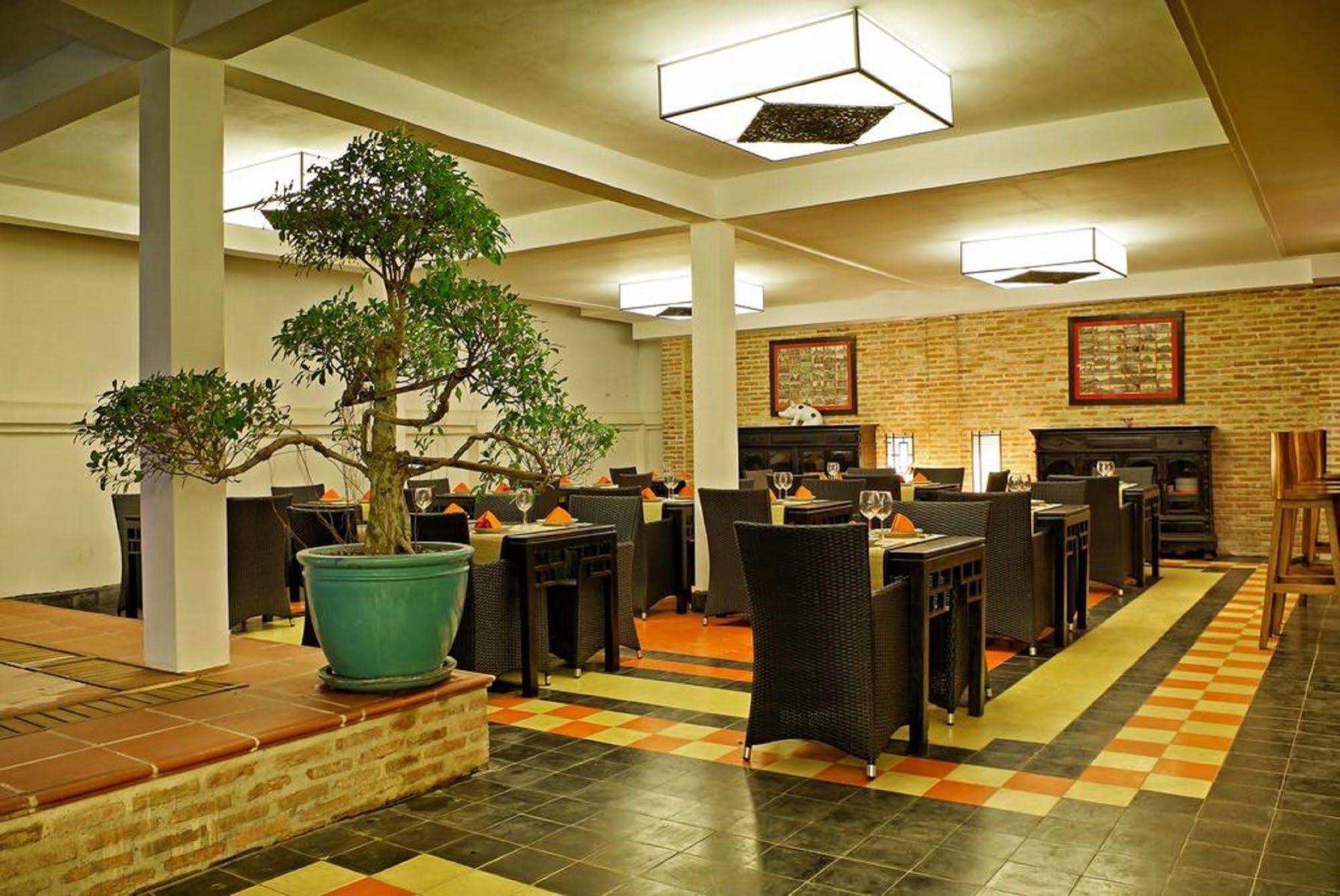 Villa Silk Road Hotel Phnom Penh Ngoại thất bức ảnh