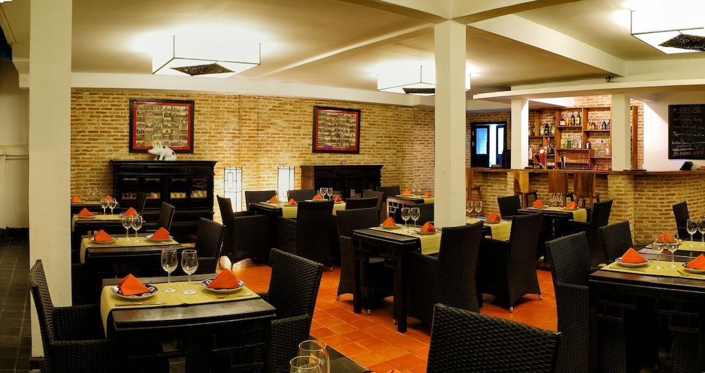 Villa Silk Road Hotel Phnom Penh Ngoại thất bức ảnh