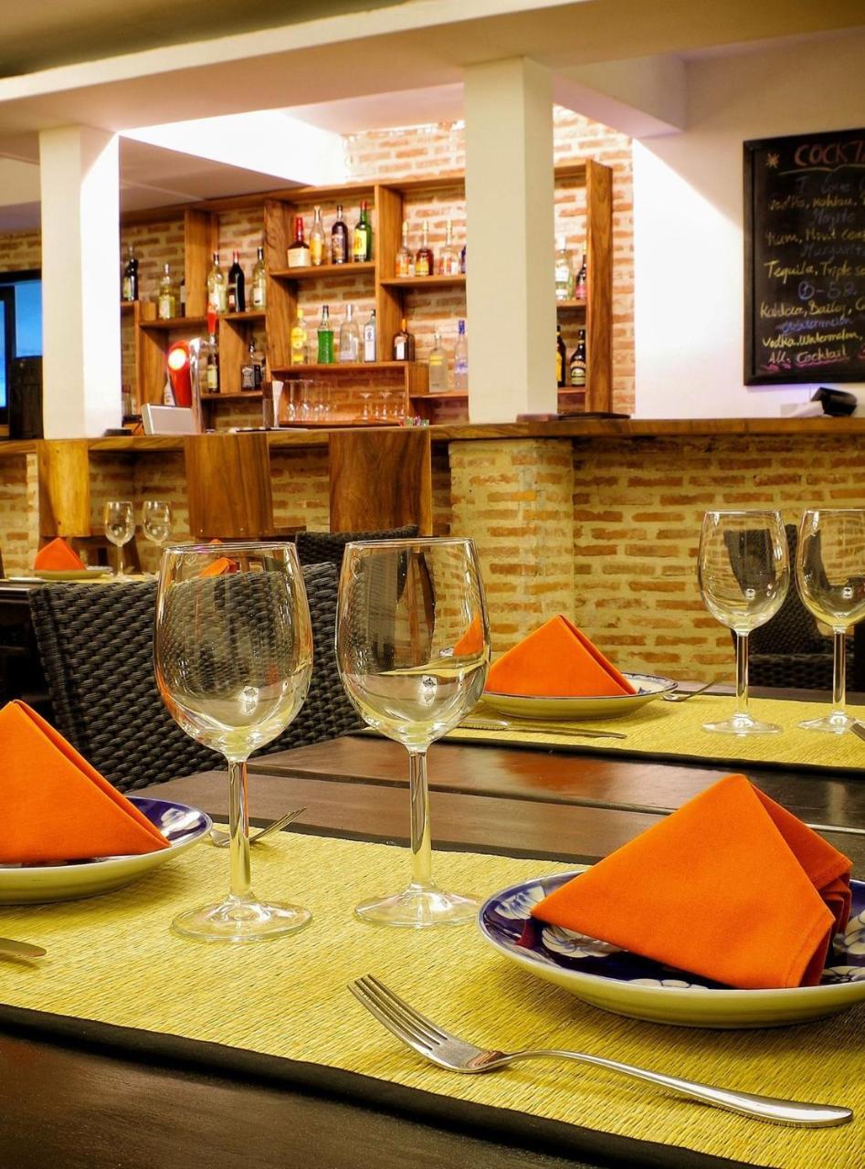 Villa Silk Road Hotel Phnom Penh Ngoại thất bức ảnh